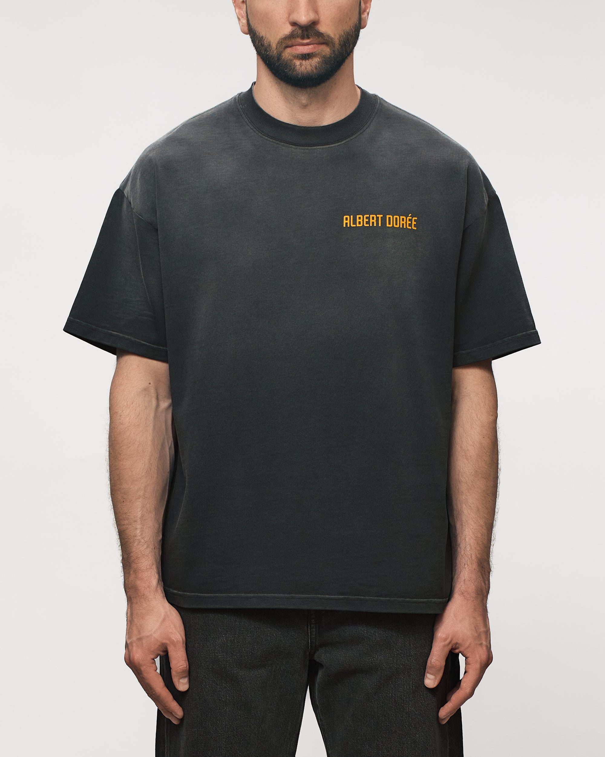Model is 178cm and 78kg wearing size M
